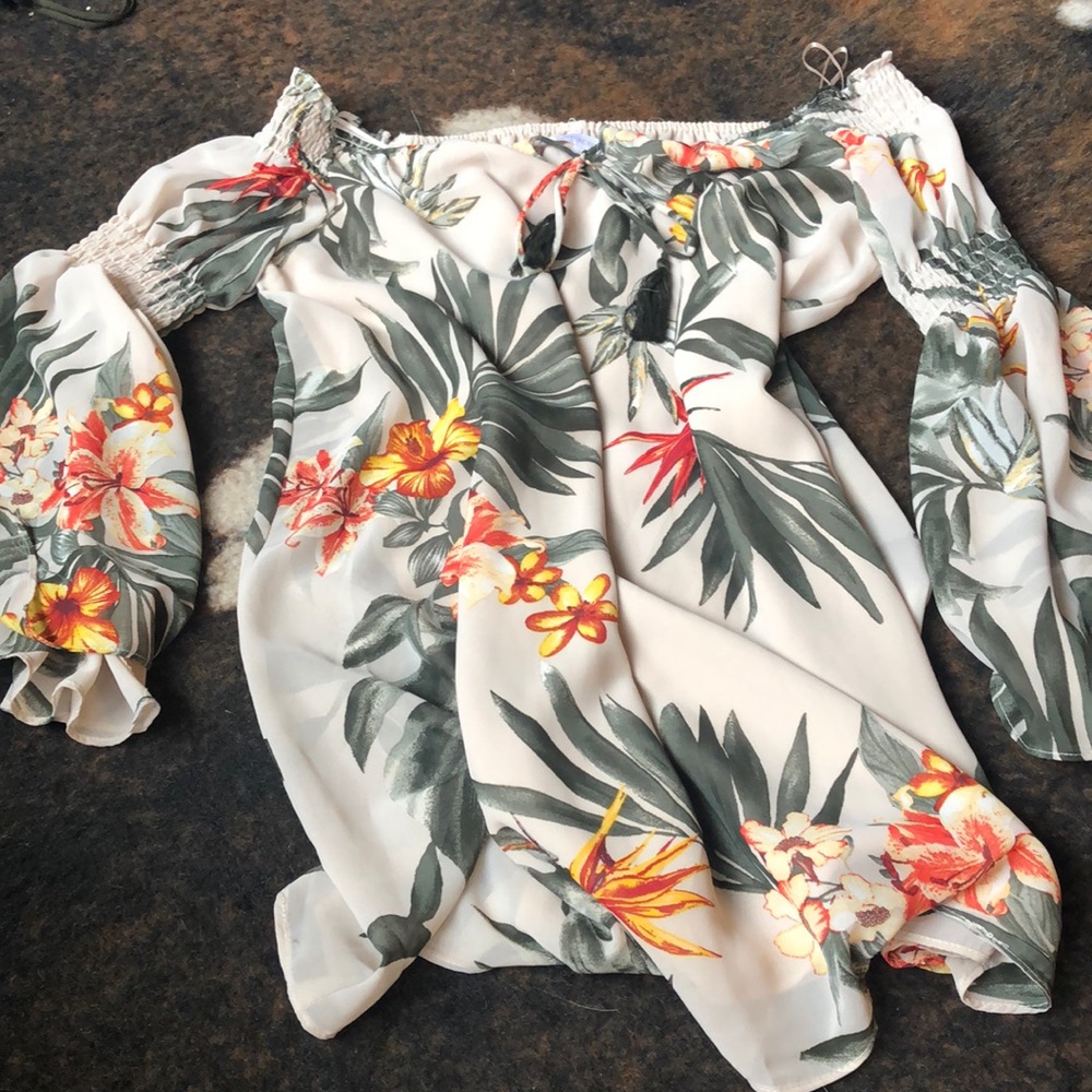 Vici CollectionOff the Shoulder Hawaiian Dress